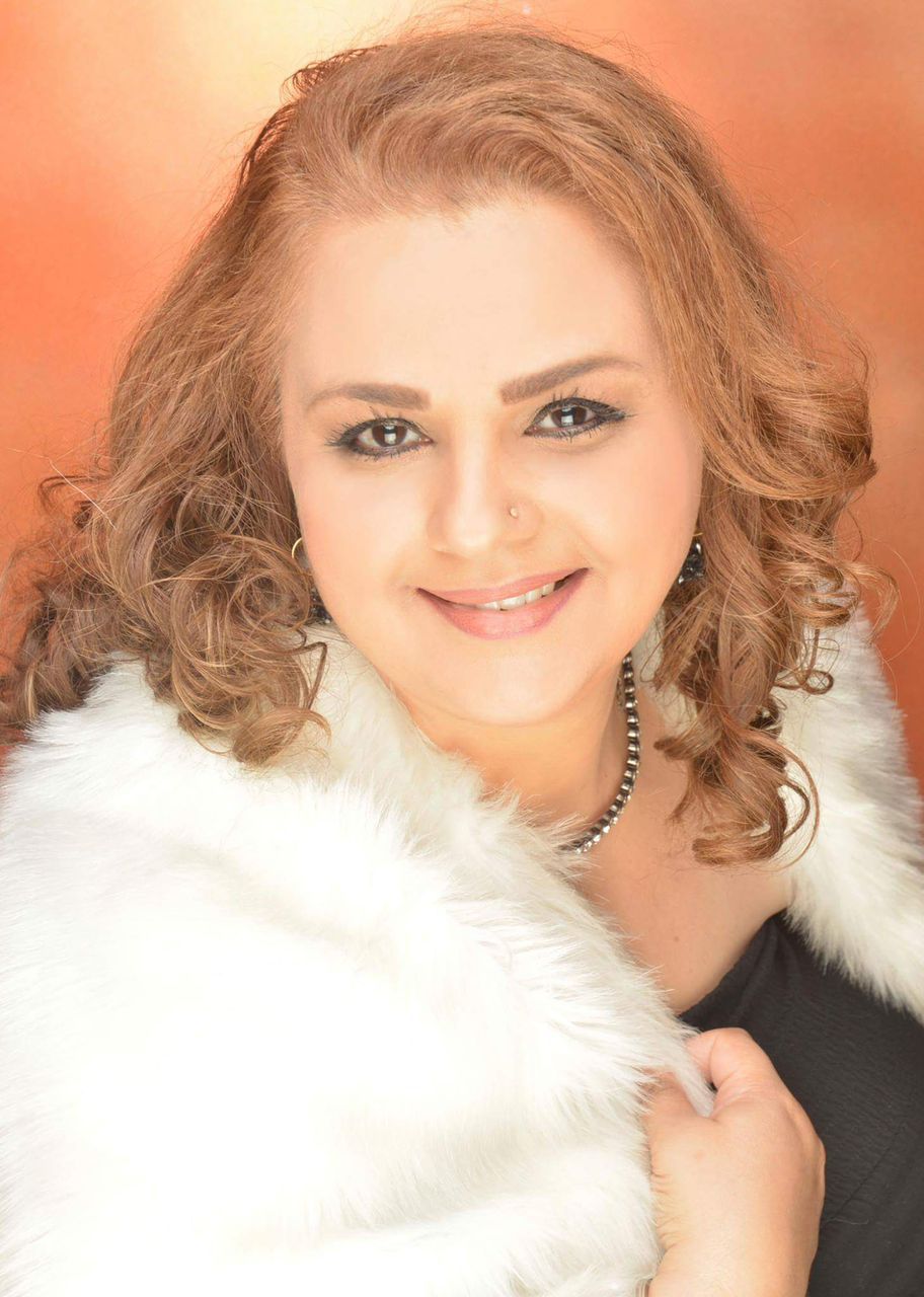 Manjeet Kaur Sidhu has own Outstanding women Achiever Award